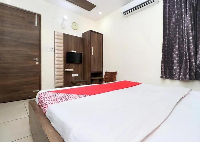 Oyo 22943 Bs Residency
