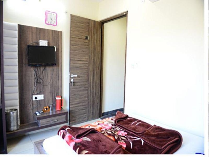 Oyo 22943 Bs Residency Amritsar
